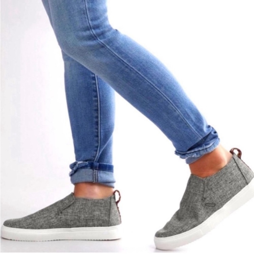 Hey Dude Peyton slip on shoes in linen gray black size 8